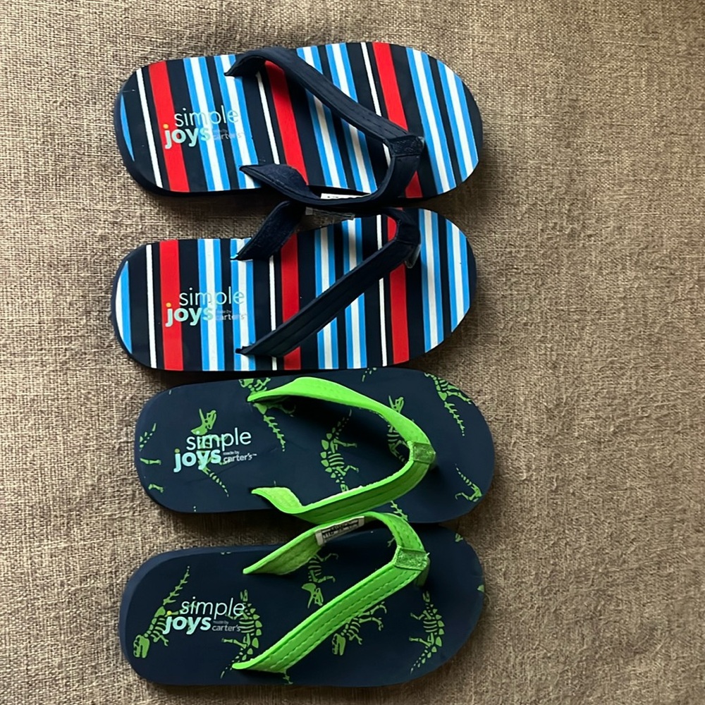 Brand new flip flops 2 for 1